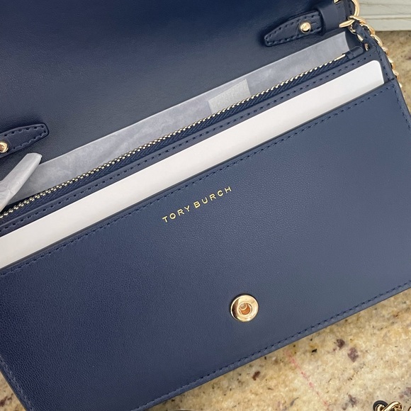 Née 💙 savanna Tory Burch crossbody/ wallet - Picture 3 of 8